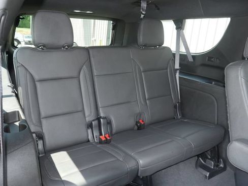 Used 2023 Chevrolet Suburban Z71 w/ Luxury Package AWD/4WD image 23
