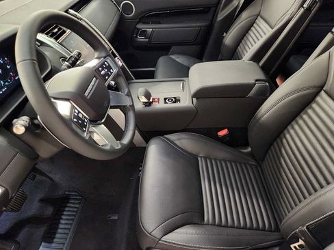 Used 2026 Land Rover Discovery S AWD/4WD image 13