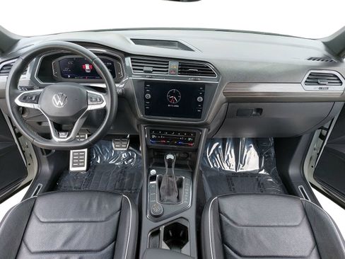 Used 2023 Volkswagen Tiguan SEL R-Line AWD/4WD image 9