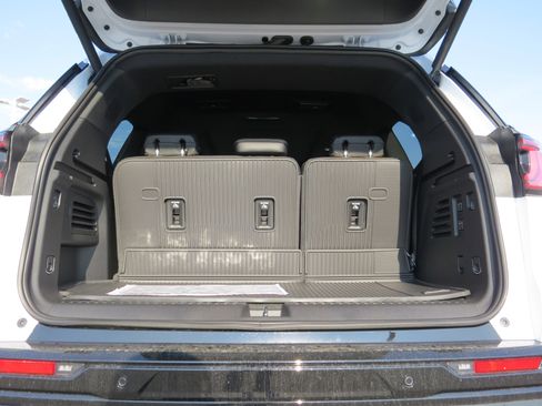 New 2026 GMC Acadia Denali Ultimate w/ LPO, Floor Liner Package image 15