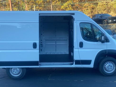 New 2025 RAM ProMaster 1500 w/ Premium Convenience Group image 26