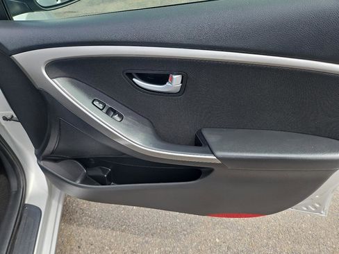 Used 2013 Hyundai Elantra GT image 17