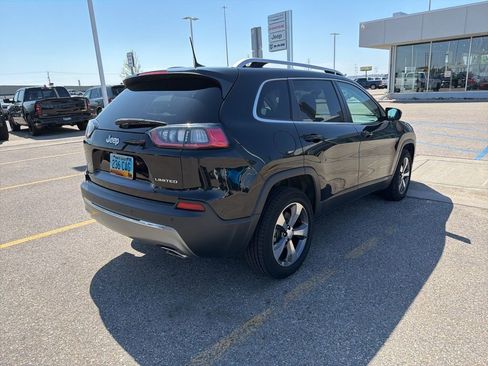 Used 2019 Jeep Cherokee Limited AWD/4WD image 3