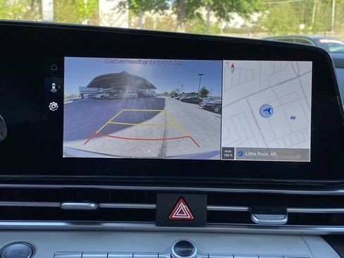 New 2025 Hyundai Elantra Limited image 21