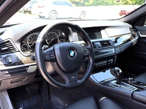 Used 2013 BMW 550i Sedan image 16