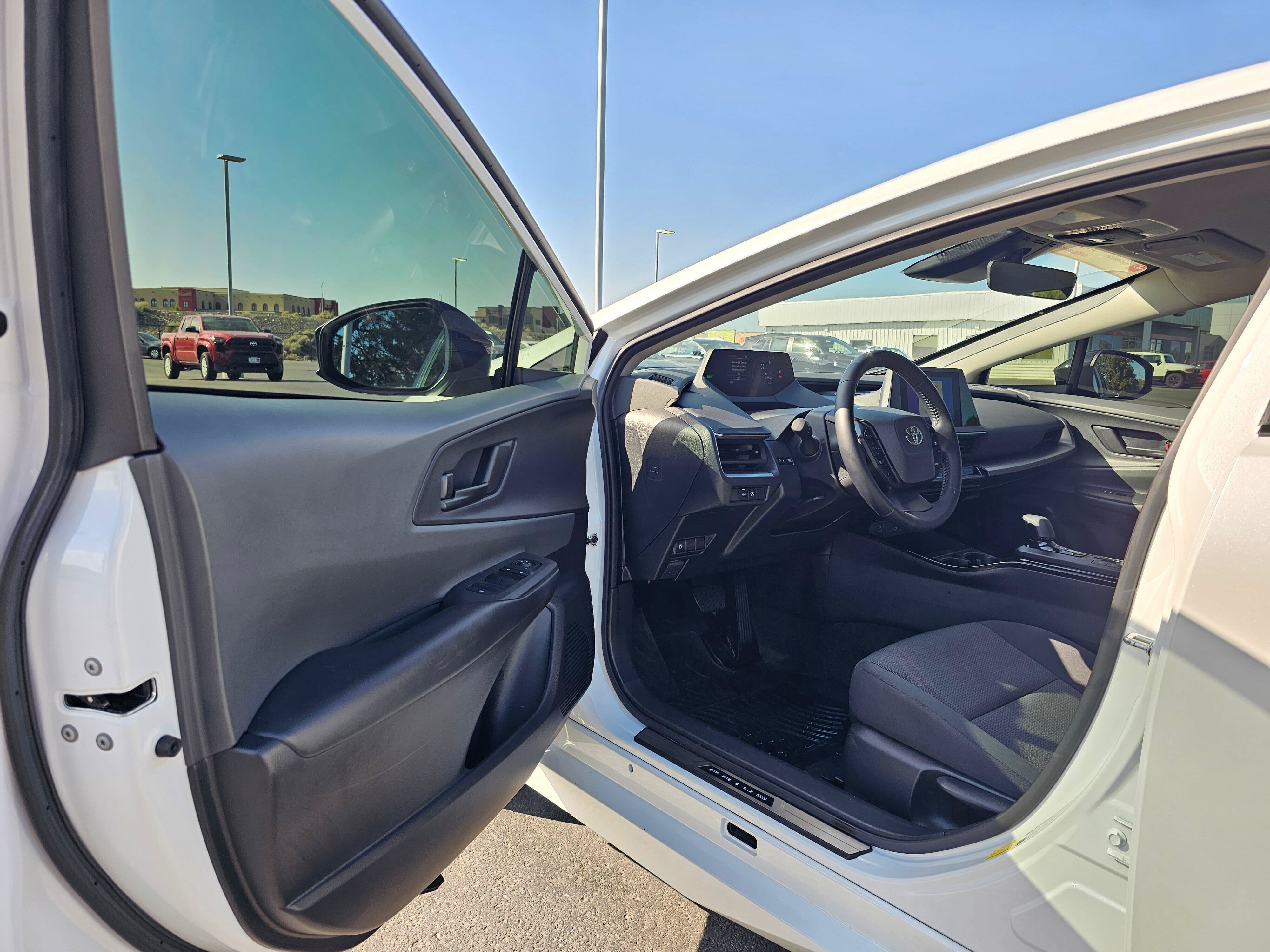 Certified 2023 Toyota Prius LE AWD/4WD image 18