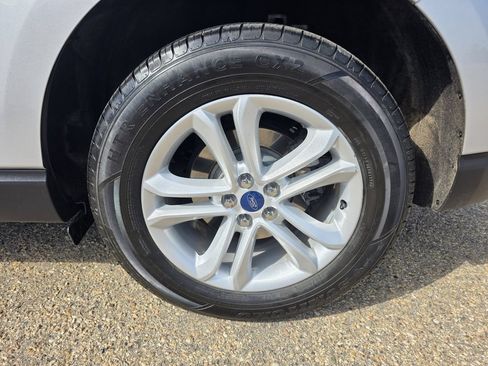 Used 2019 Ford Edge SEL w/ Equipment Group 201A AWD/4WD image 40