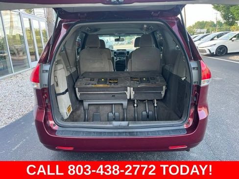 Used 2014 Toyota Sienna LE FWD image 30