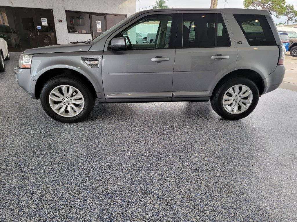 Used 2013 Land Rover LR2 AWD/4WD image 6