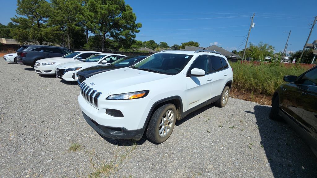 Used 2015 Jeep Cherokee Latitude FWD image 3
