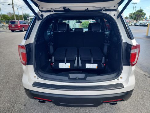 Certified 2018 Ford Explorer XLT w/ Equipment Group 202A image 17