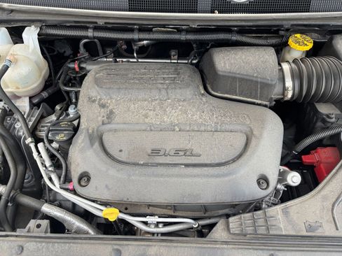 Used 2024 Chrysler Voyager LX FWD image 33