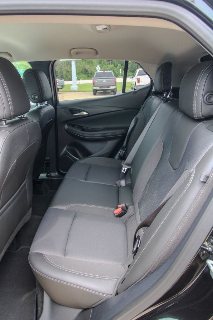 Used 2025 Buick Encore GX Preferred AWD/4WD image 8