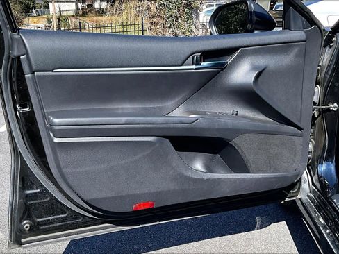 Used 2022 Toyota Camry LE image 21