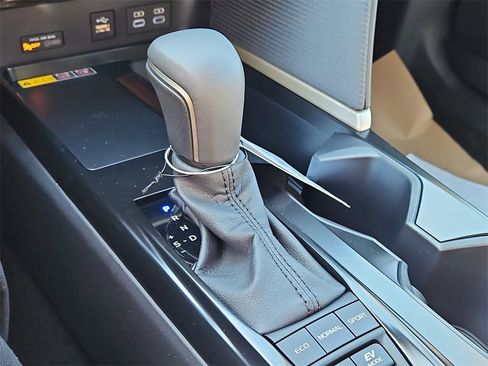 New 2026 Toyota Camry Hybrid image 17