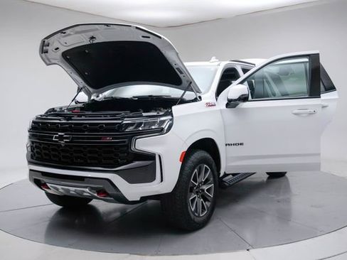 Used 2023 Chevrolet Tahoe Z71 w/ Luxury Package AWD/4WD image 17
