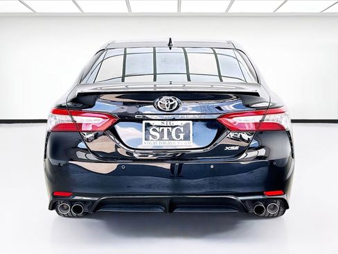 Used 2018 Toyota Camry XSE FWD image 5