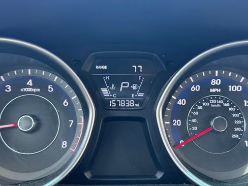 Used 2015 Hyundai Elantra SE FWD image 24