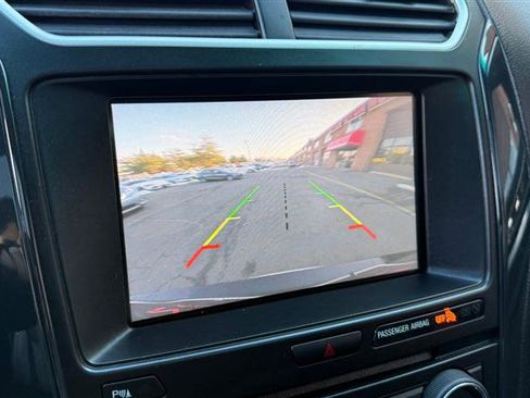 Used 2016 Ford Explorer XLT w/ Equipment Group 202A image 39