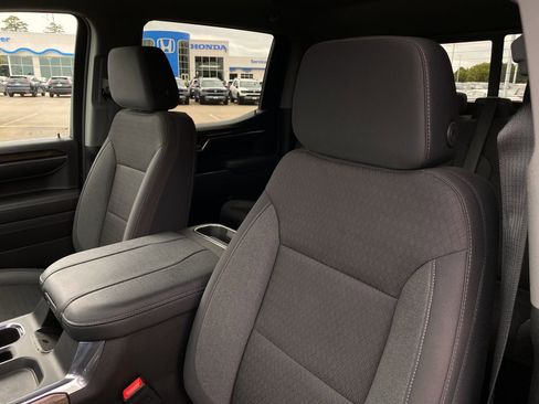 Used 2024 Chevrolet Silverado 1500 LT Trail Boss w/ Convenience Package II image 13