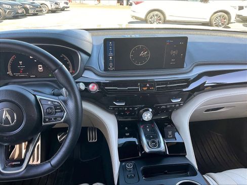 Used 2025 Acura MDX A-Spec image 9