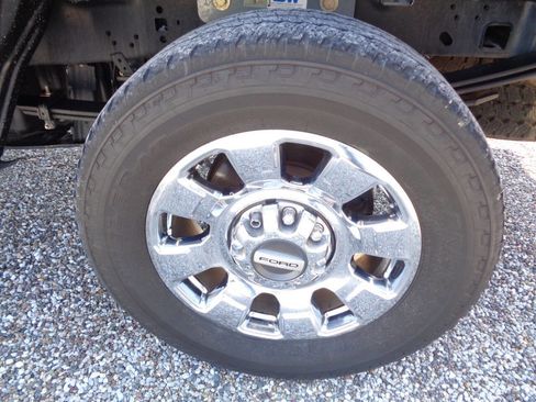 Used 2024 Ford F250 Lariat w/ Chrome Package image 73