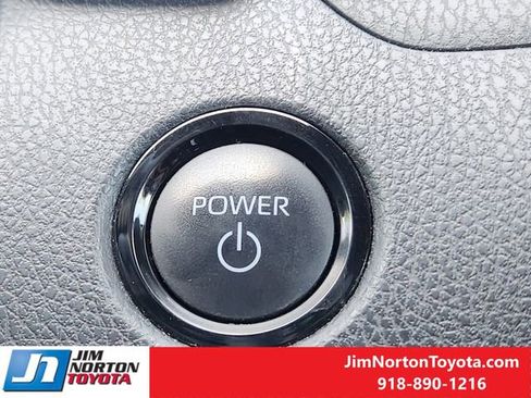 Used 2025 Toyota Camry SE image 22