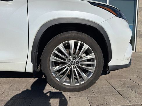 Used 2022 Toyota Highlander Platinum AWD/4WD image 8