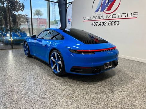 Used 2022 Porsche 911 Carrera RWD image 5