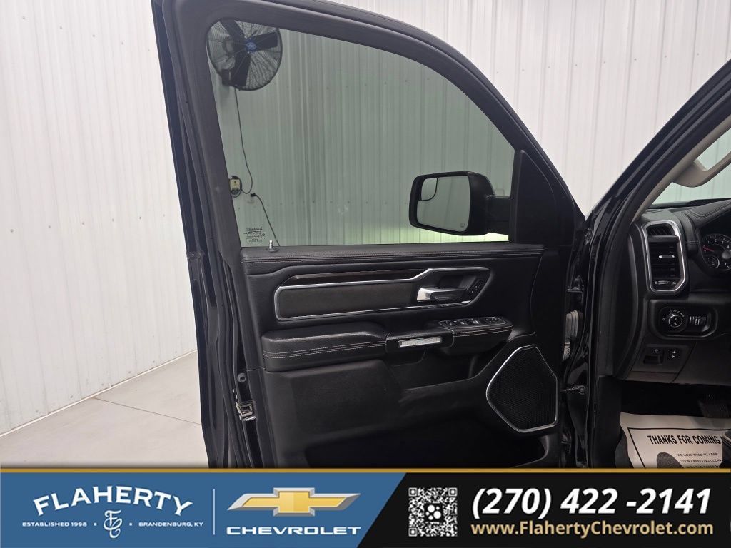 Used 2022 RAM 1500 Laramie AWD/4WD image 8