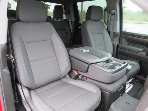 Used 2024 GMC Sierra 1500 Elevation w/ LPO, Elevation Black Package image 8