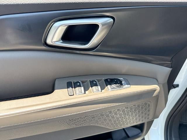 Used 2026 Kia Carnival FWD image 23