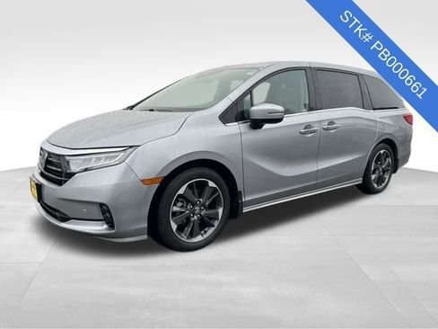 Used 2023 Honda Odyssey Elite image 3