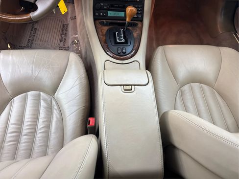 Used 1998 Jaguar XK8 Convertible RWD image 22