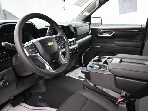 Used 2025 Chevrolet Silverado 1500 LT image 26