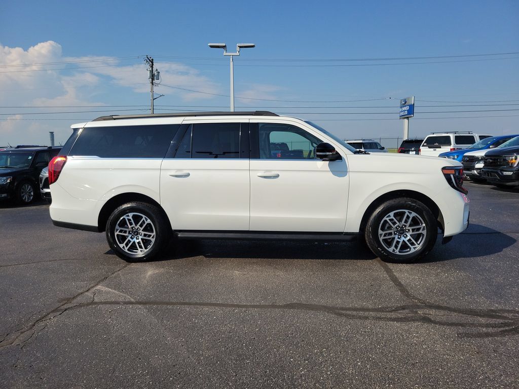 Certified 2025 Ford Expedition Max Active AWD/4WD image 3