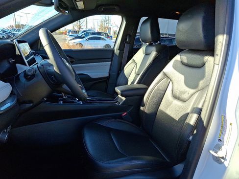 Used 2024 Jeep Compass Limited image 13