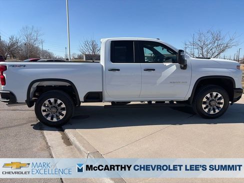 New 2026 Chevrolet Silverado 2500 Custom w/ Custom Convenience Package image 9