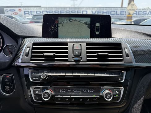 Used 2016 BMW M4 Convertible image 11