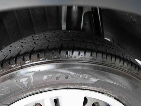 Used 2023 Nissan Kicks S FWD image 30