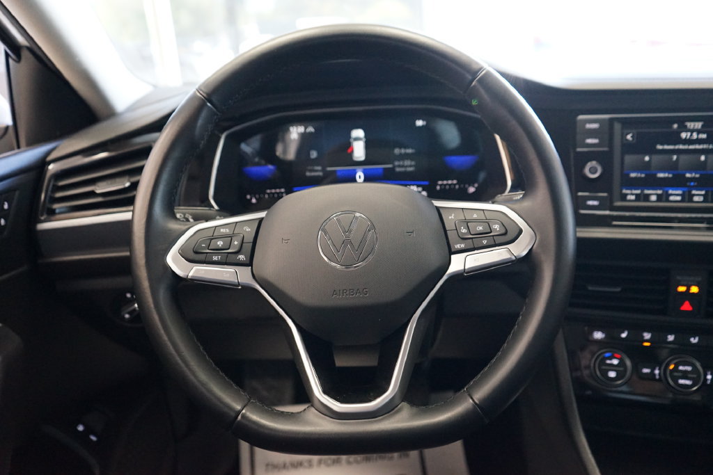 Used 2023 Volkswagen Jetta SE FWD image 28