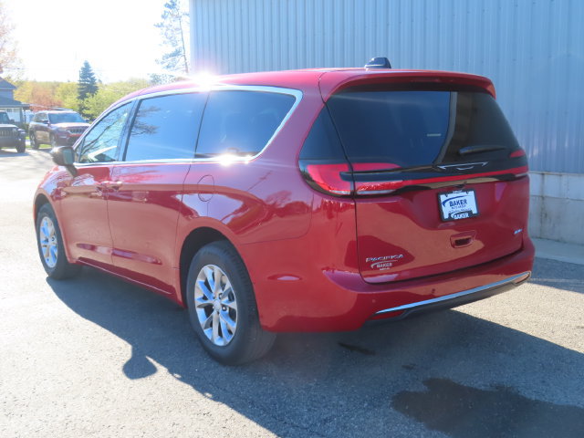 New 2027 Chrysler Pacifica Select AWD/4WD image 10