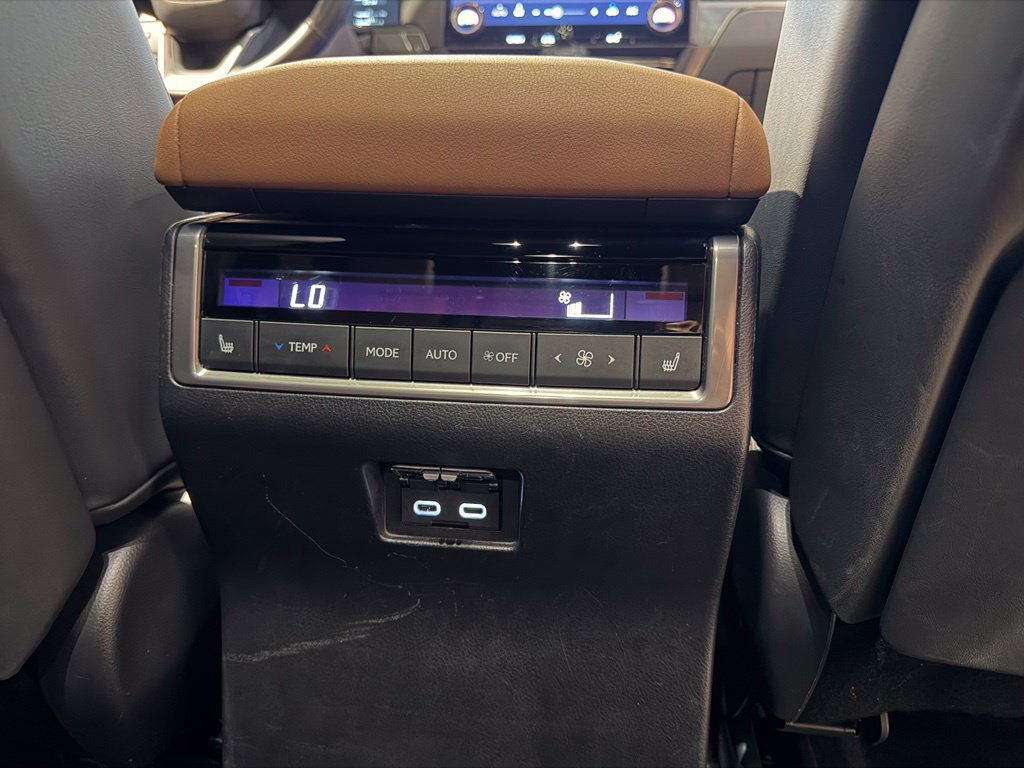 Used 2024 Lexus GX 550 w/ Accessory Package (Z1) AWD/4WD image 43