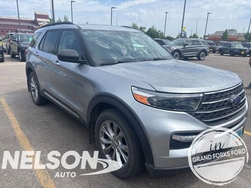Used 2020 Ford Explorer XLT w/ Equipment Group 202A AWD/4WD image 1