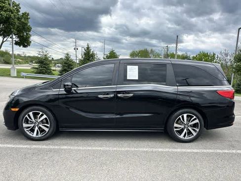Used 2023 Honda Odyssey Touring image 2