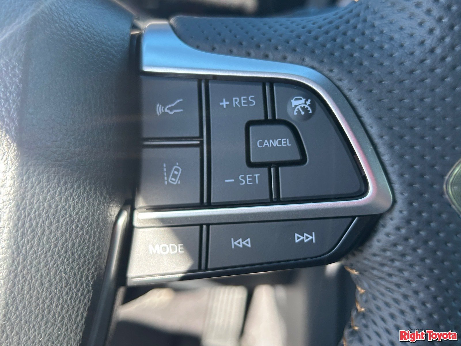 New 2026 Toyota Sienna XLE Woodland Edition AWD/4WD image 33