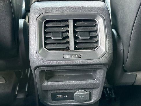 Used 2018 Volkswagen Tiguan SE w/ Front Fog Lights Package image 27