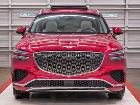Certified 2026 Genesis GV70 2.5T Advanced AWD/4WD image 4