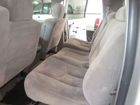 Used 2004 Chevrolet Suburban LS w/ Preferred Equipment Group AWD/4WD image 22