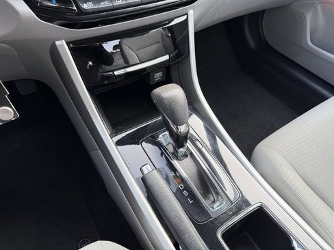 Used 2017 Honda Accord LX image 21